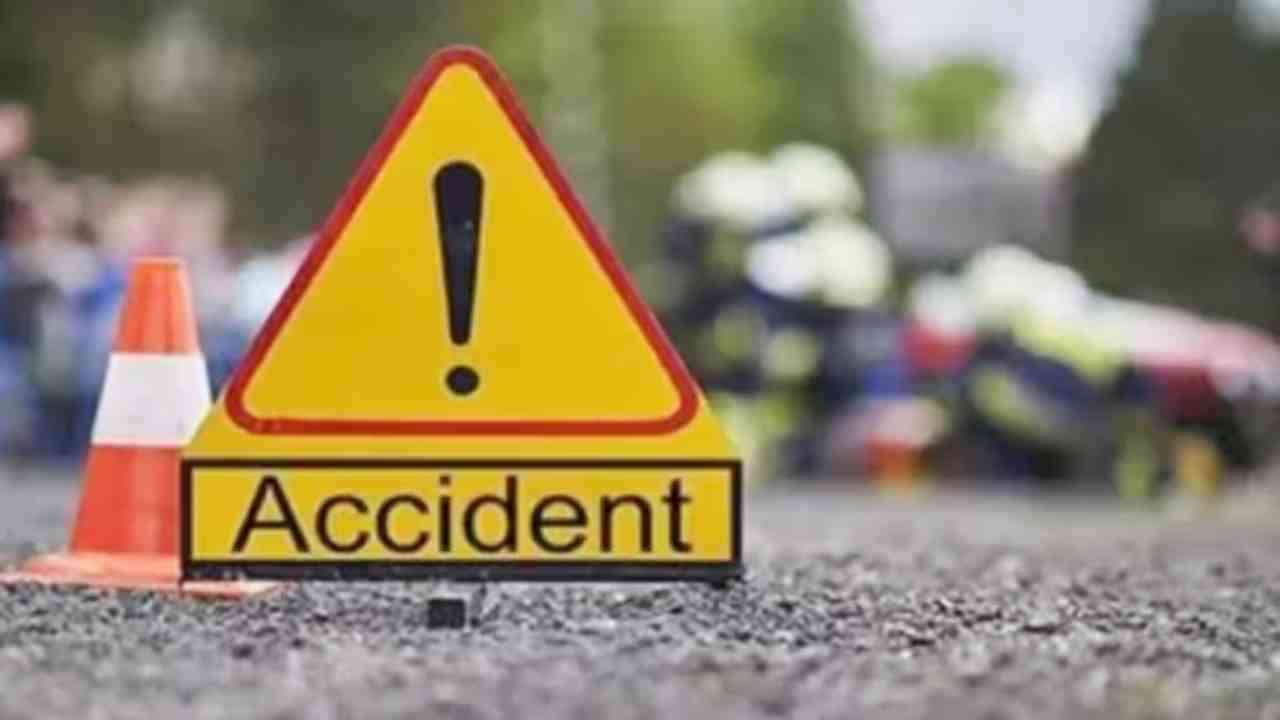 Himachal Pradesh Accident: शिमला के रोहड़ू में खाई में गिरी कार, 2 लोगों की मौत, 3 अन्य घायल